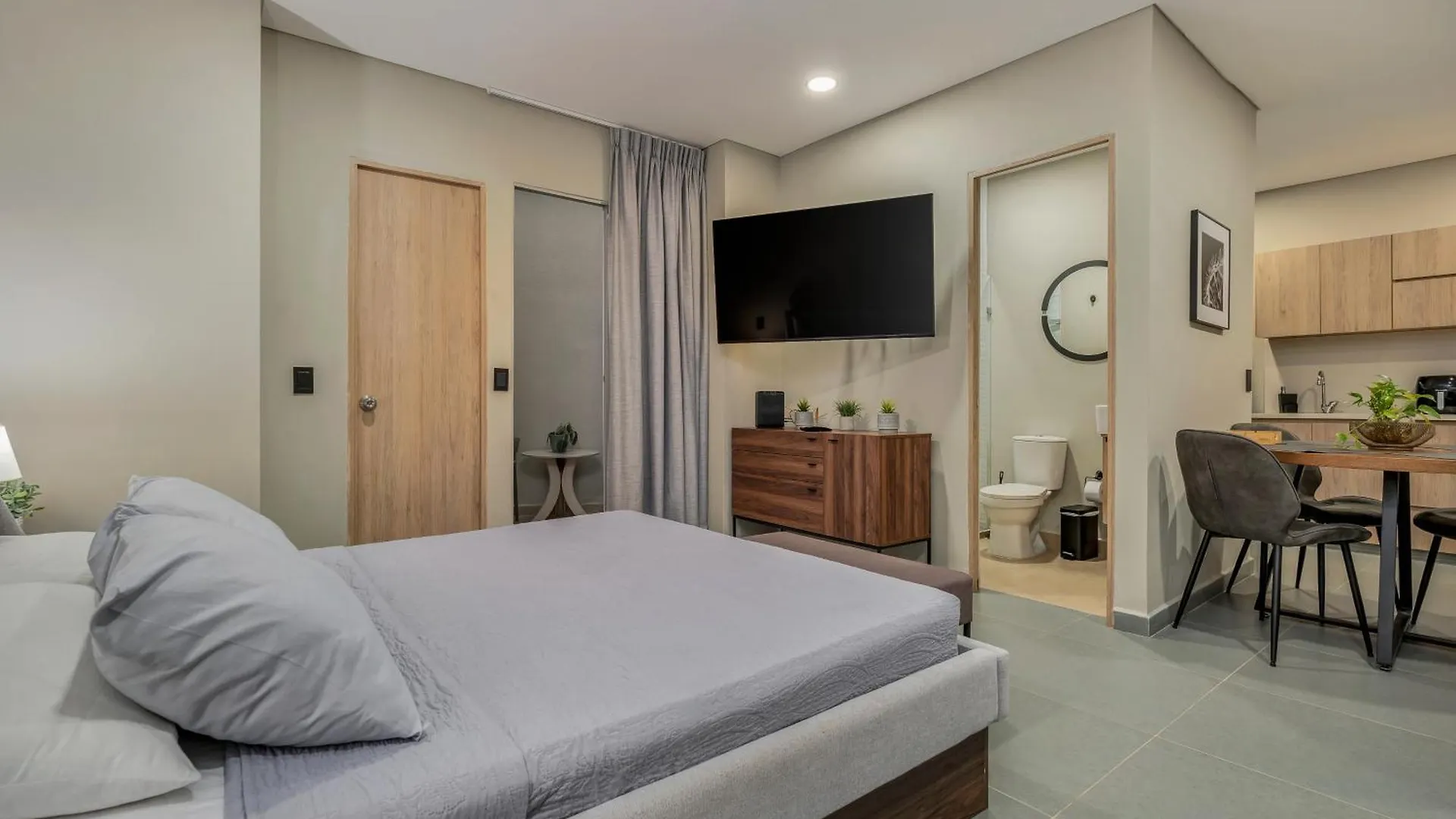 Oda ve Kahvaltı Apartamentos Oslo Tesoro By Housy Host Medellín Kolombiya