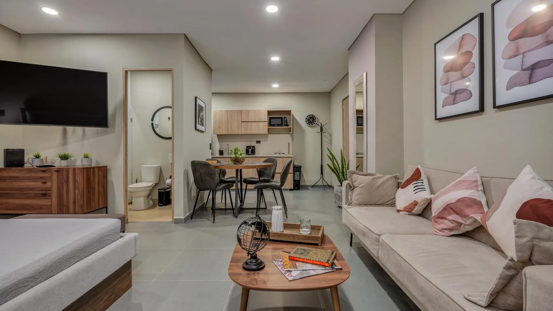 Apartamentos Oslo Tesoro By Housy Host Medellín Kolombiya