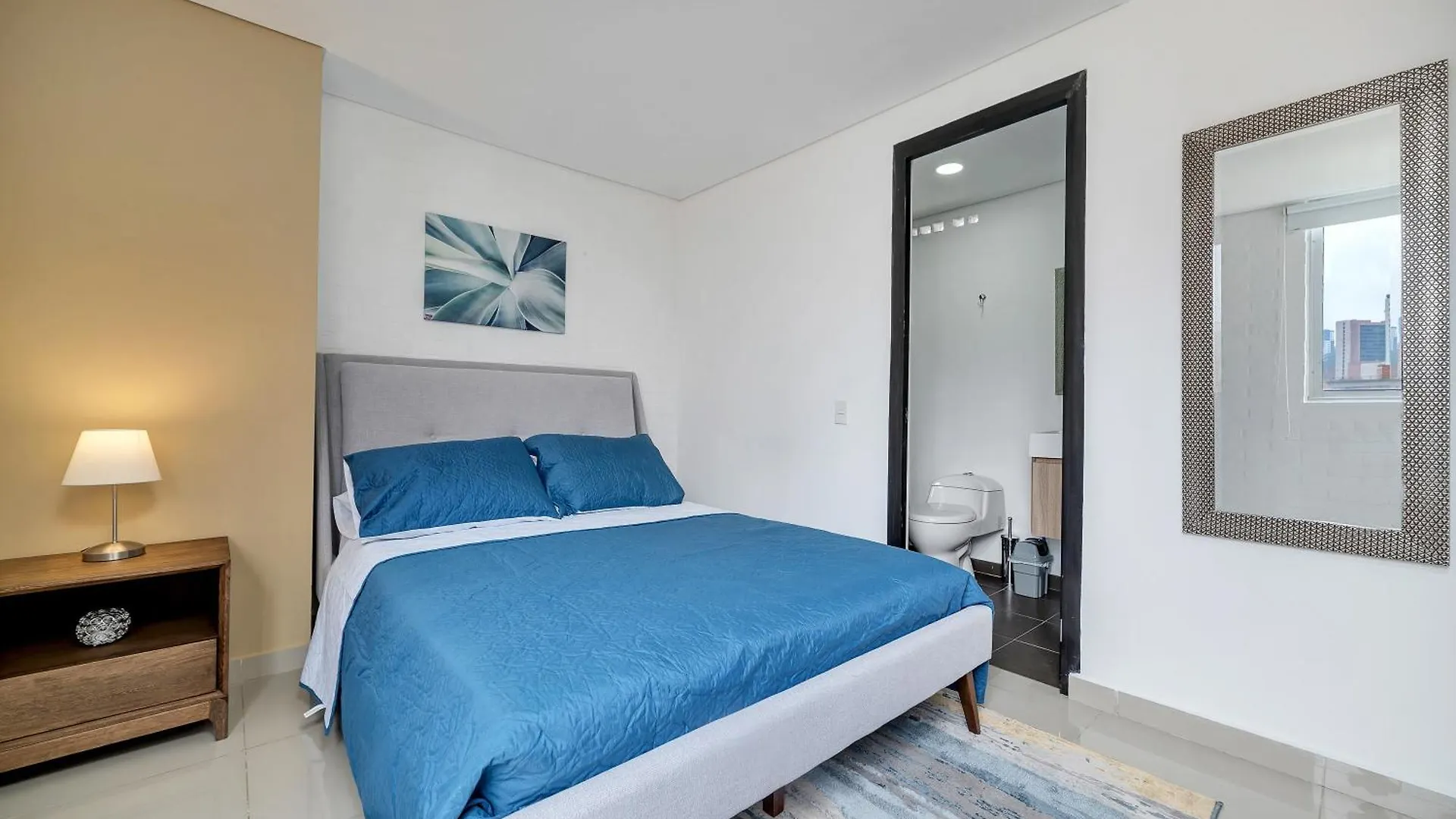 Apartamentos Oslo Tesoro By Housy Host Medellín Oda ve Kahvaltı