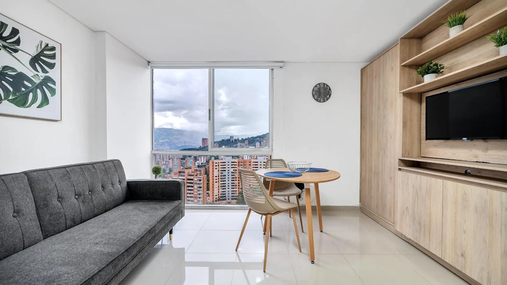 Apartamentos Oslo Tesoro By Housy Host Medellín 0*,