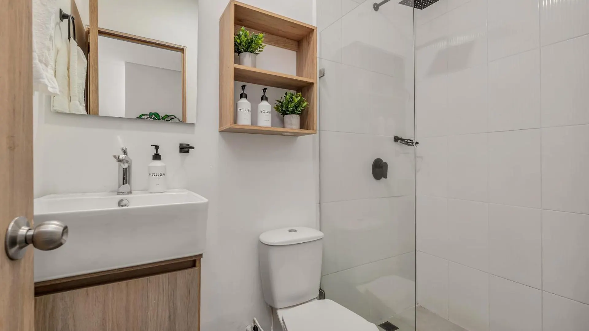 Apartamentos Oslo Tesoro By Housy Host メデジン ベッド・アンド・ブレックファスト